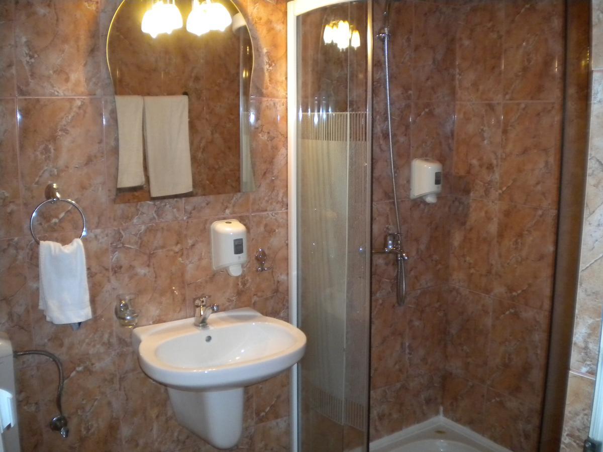 Motel Dalia Gilau Bagian luar foto
