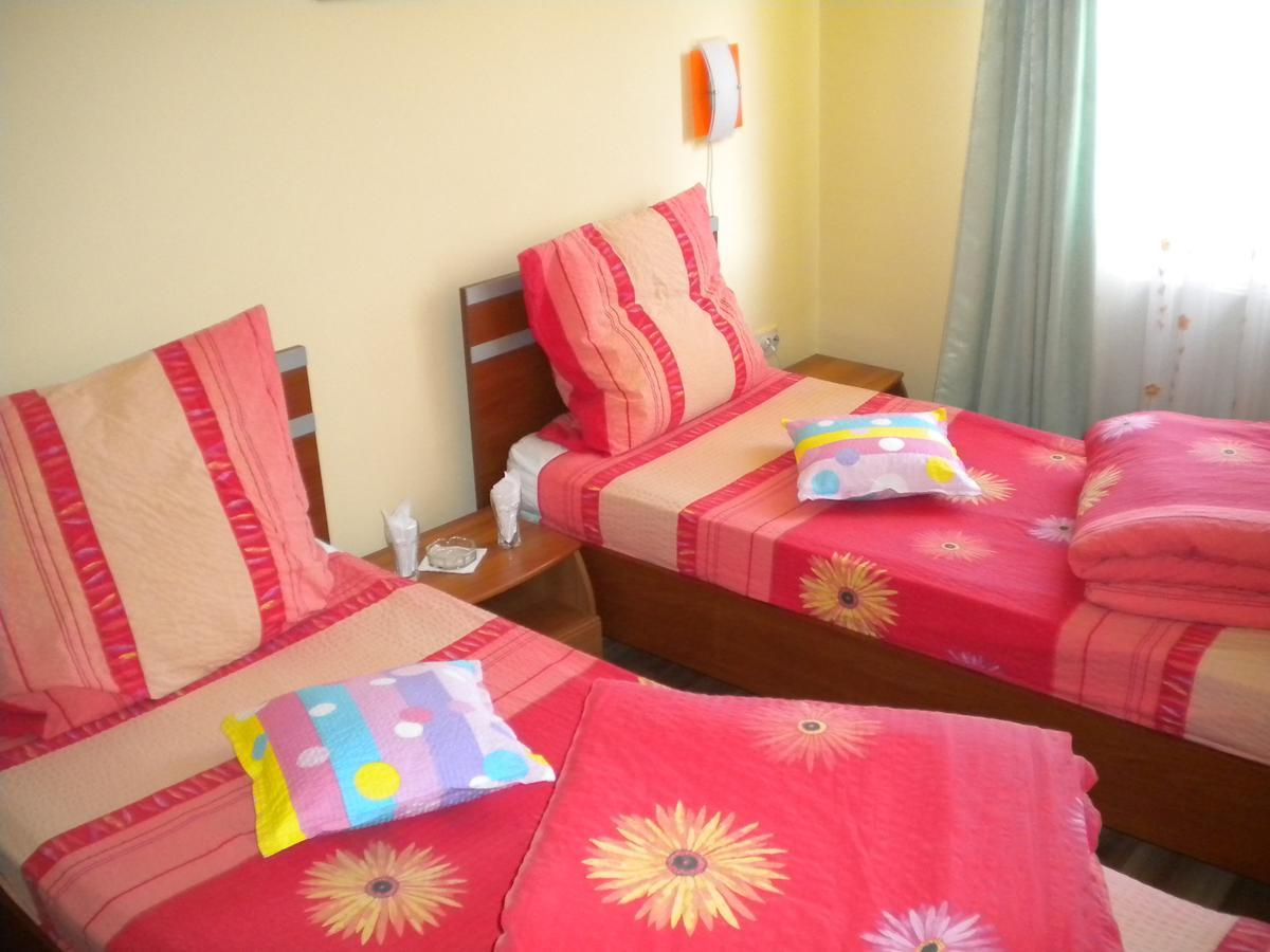 Motel Dalia Gilau Bagian luar foto